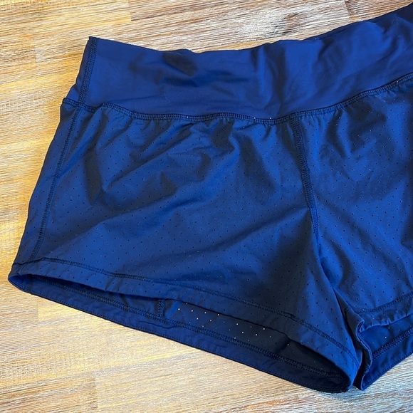 Lululemon Final Lap Navy Blue Mesh Shorts 2.5” - Picture 4 of 8